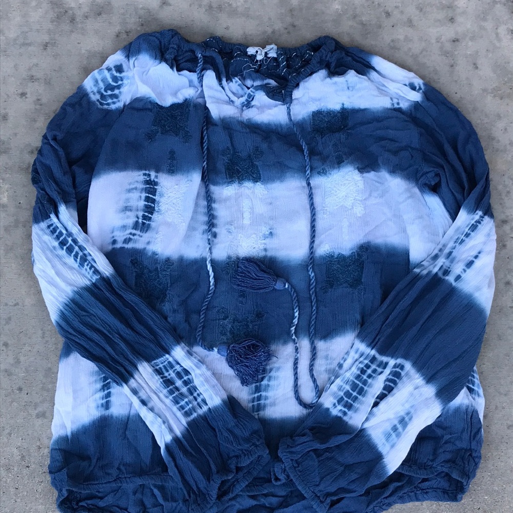 Tie dye blue and white long sleeve shirt w/tassels